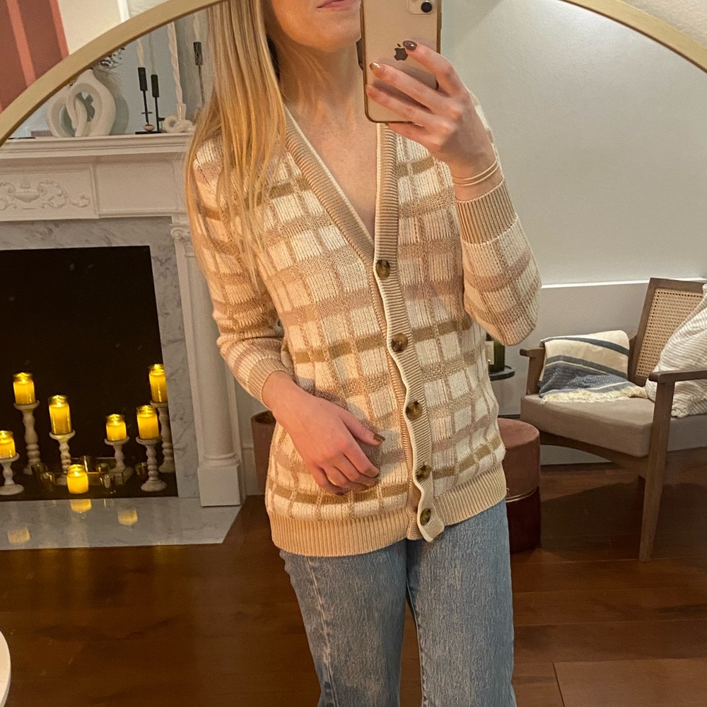 Button-up Cardigan: Pale pink, brown, cream